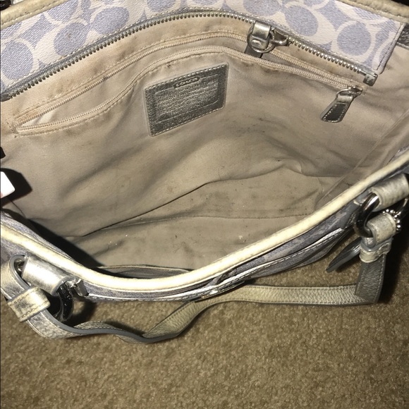 “Wintertime” Coach Shoulder Bag - Picture 1 of 2